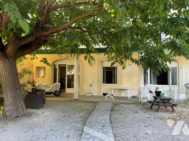 Photo du bien : Immeuble 300 m² à Morières-lès-Avignon (84) – vente chez le notaire le 30 octobre 2026