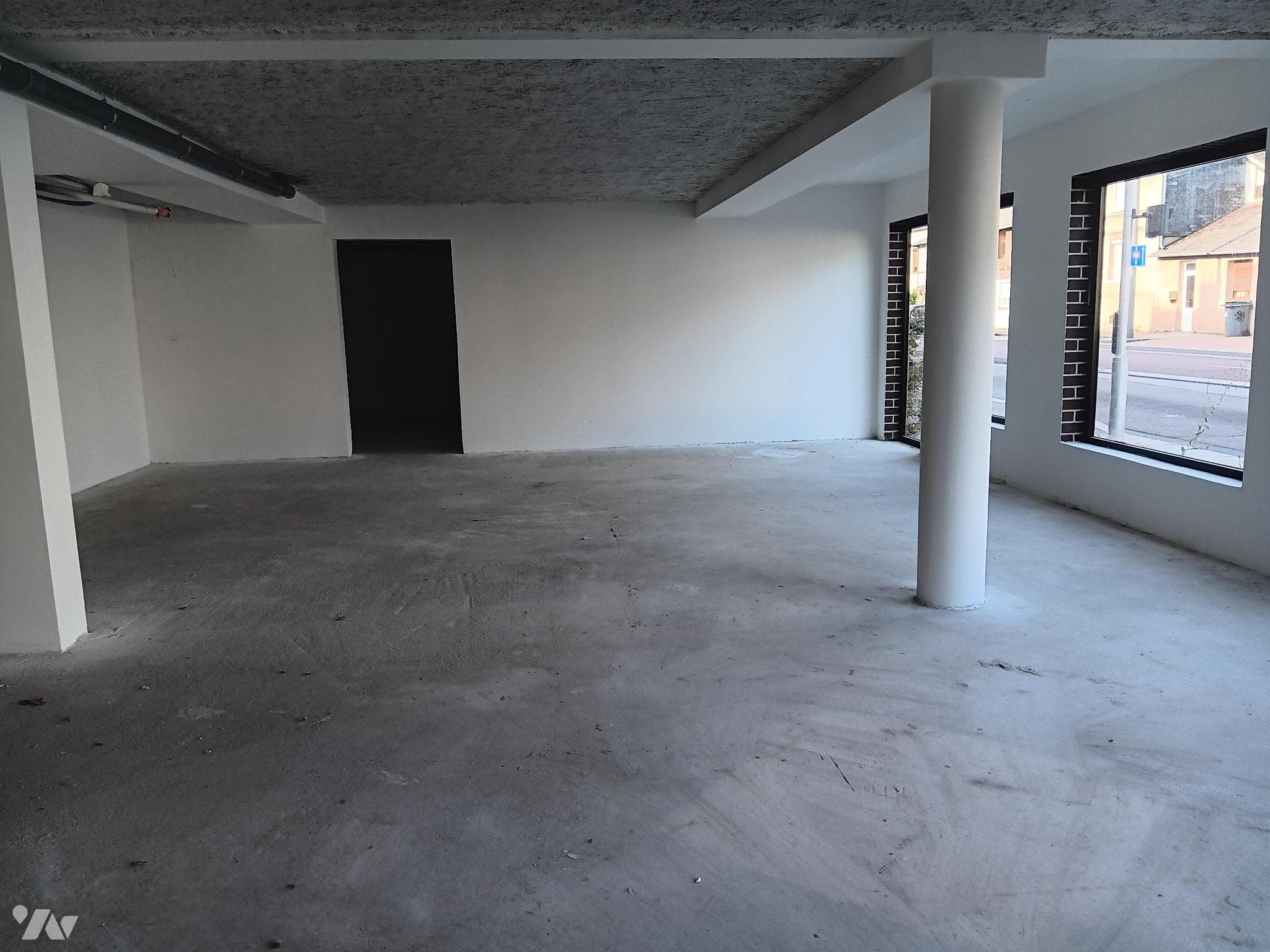 Photo du bien : Local commercial 120 m² à Déville-lès-Rouen (76) – vente chez le notaire le 22 octobre 2026